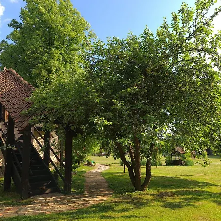 Swojski Gosciniec 住宿加早餐酒店 Prażmowo