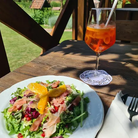 Bed & Breakfast Swojski Gosciniec *