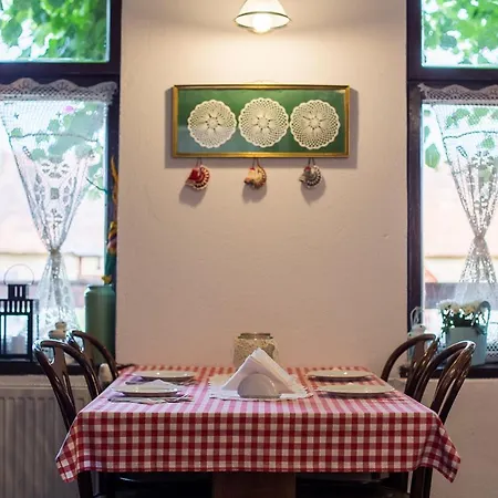 Swojski Gosciniec Bed & Breakfast *