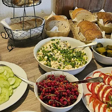 Swojski Gosciniec Bed & Breakfast *