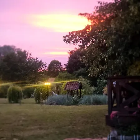 Swojski Gosciniec * Prazmowo