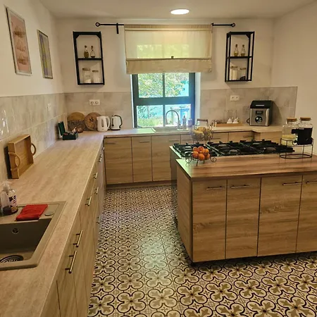 Swojski Gosciniec 住宿加早餐酒店 3*